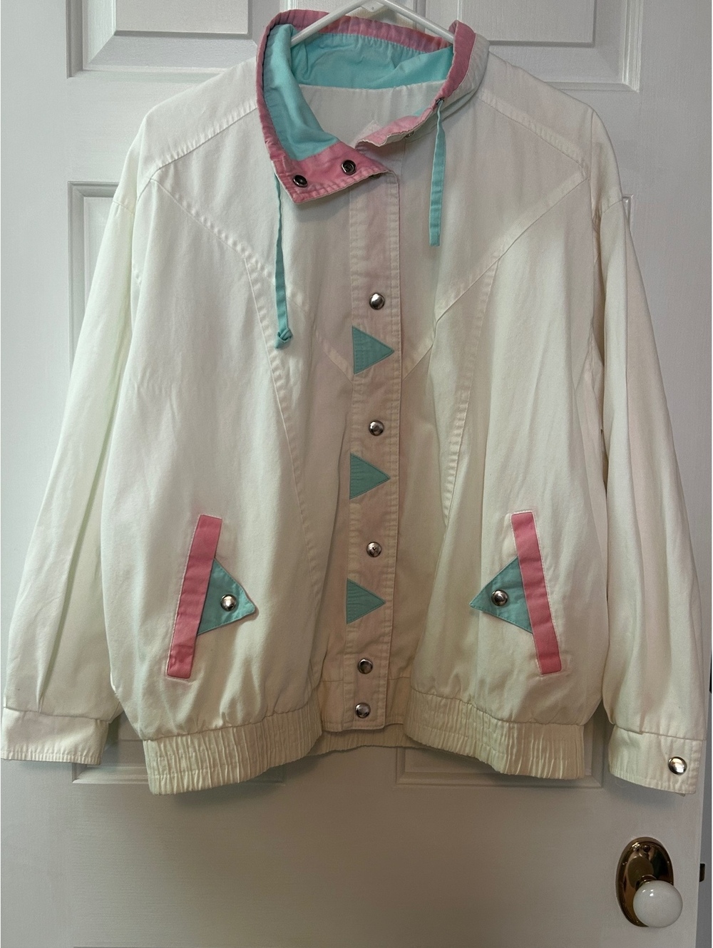 Vintage White Windebreaker Jacket with Pink and Blue Accents, Size Large